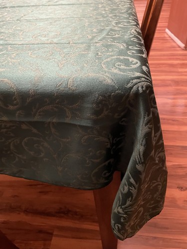 Tablecloth green scrolling - green,