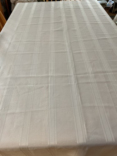Large easy care tablecloth