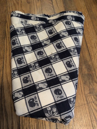 Vintage round blue white fruit - white,